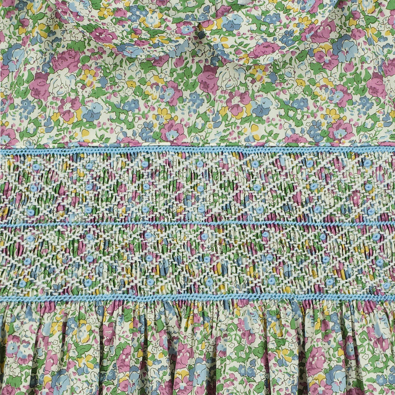 smocking detail 