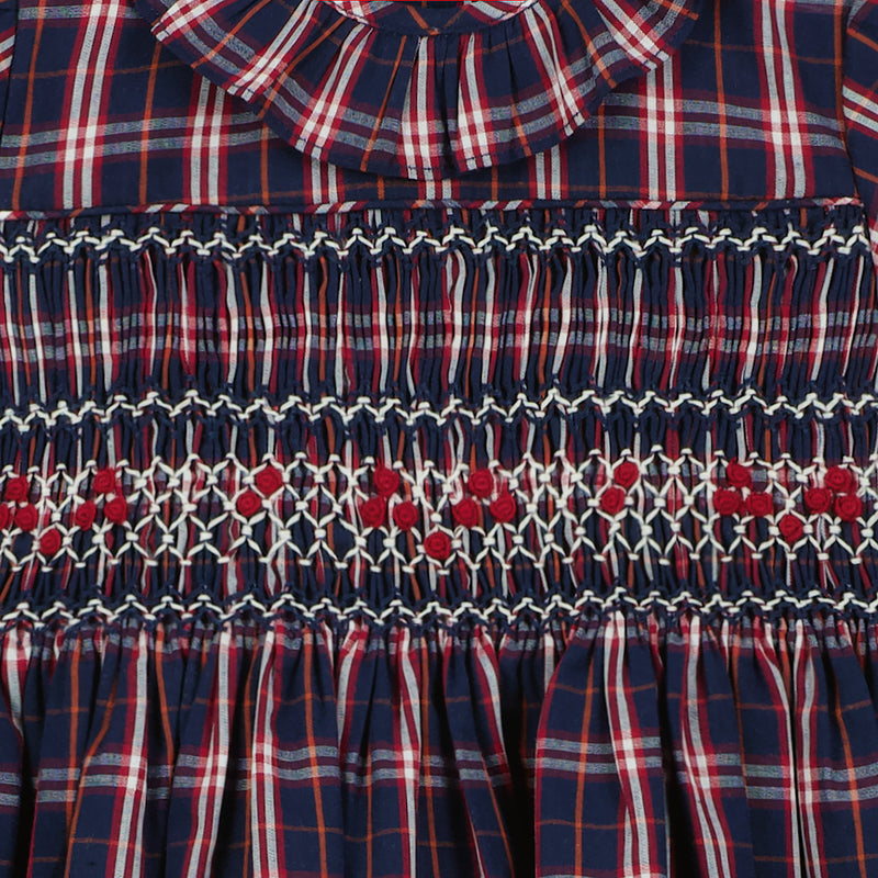 smocking closeup